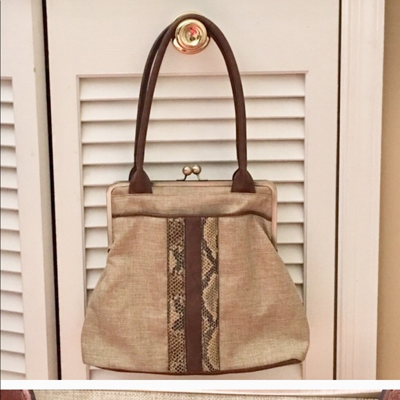 Handbags - Italian Shoulder / Hand Bag - Classic & Sleek